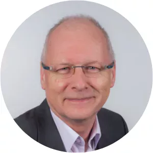 Fondateur chez FIG Informatique Equey Jean-Francois Associà-gérant et experte en gouvernance, stratégie et outils digitaux